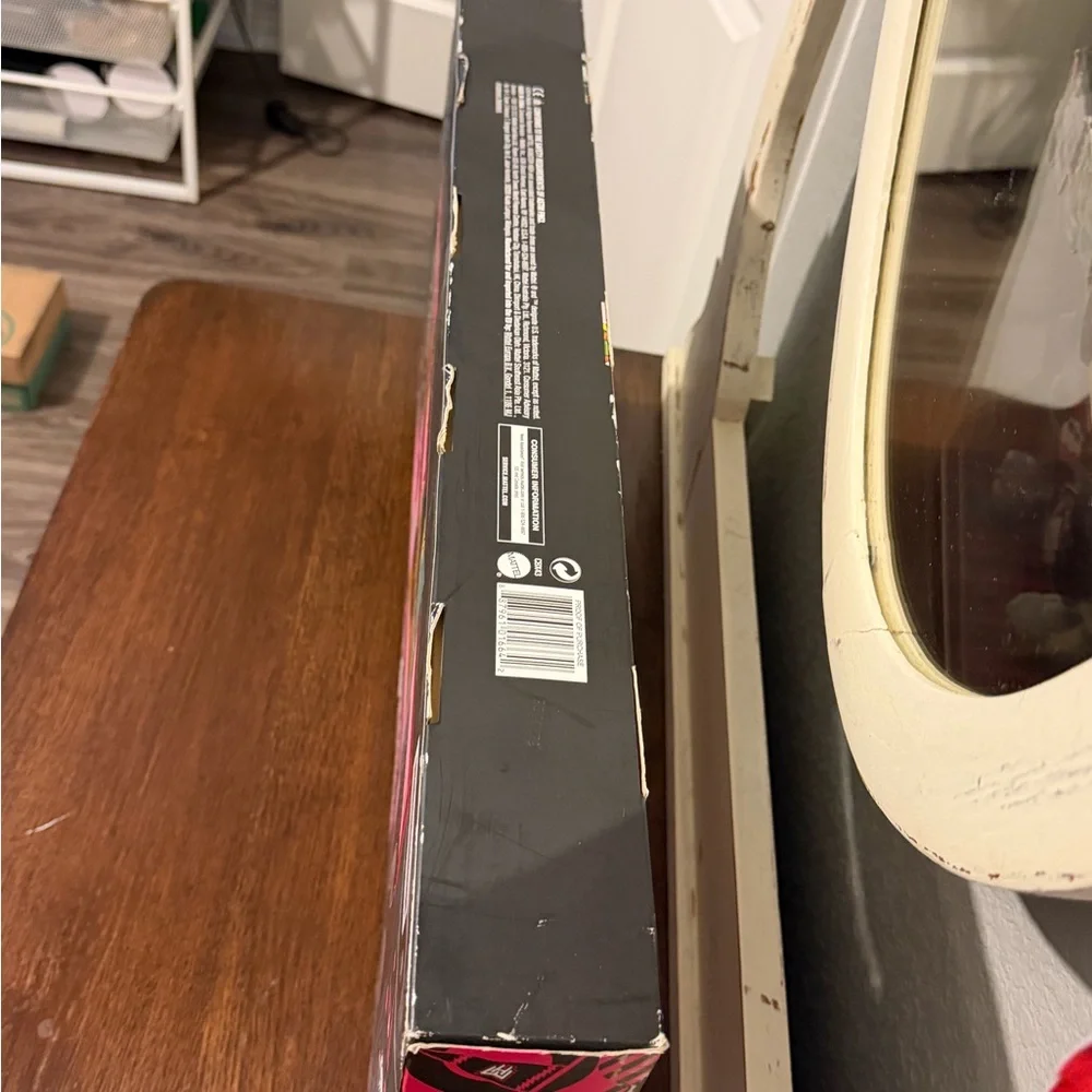 monster high doll set with bright pink packaging - Picture 8 of 9